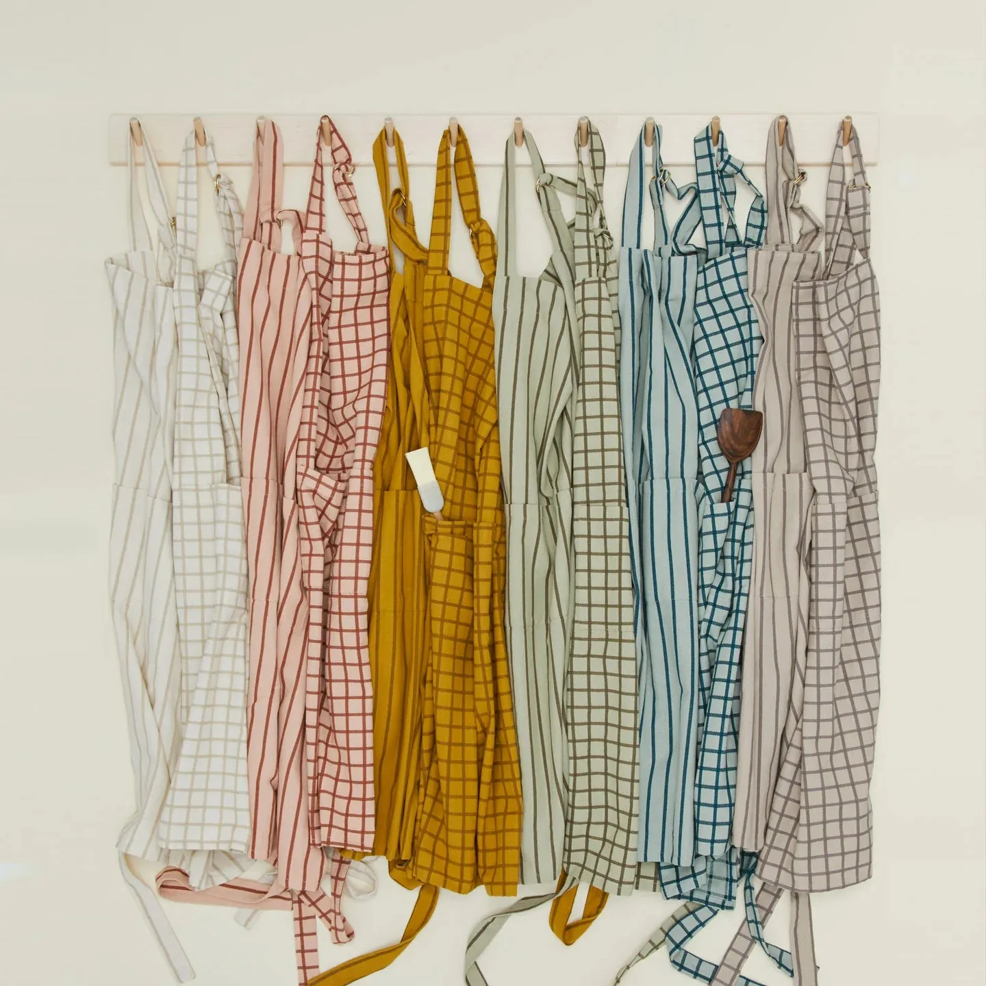 Essential Yarn Dyed Striped Apron (Ivory   Flax)