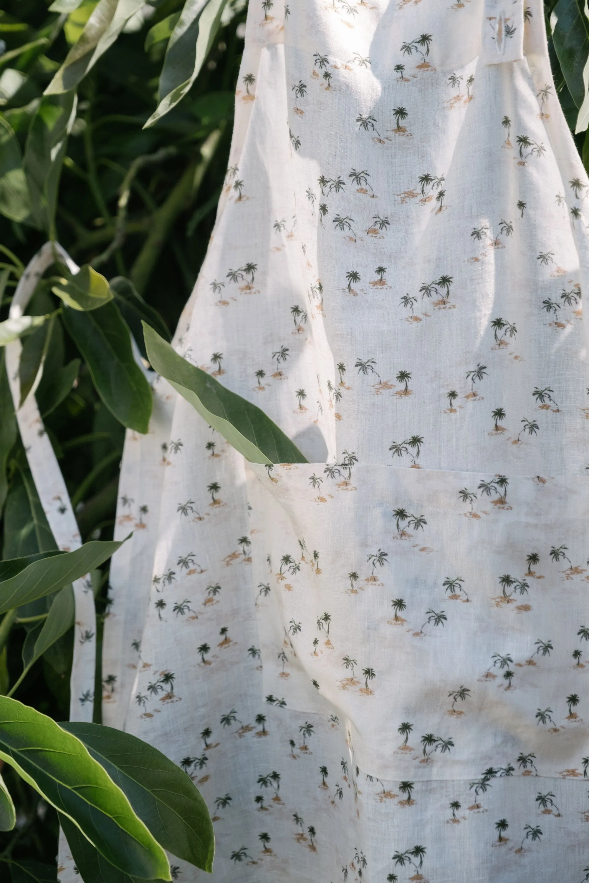 Linen Apron in Island Print
