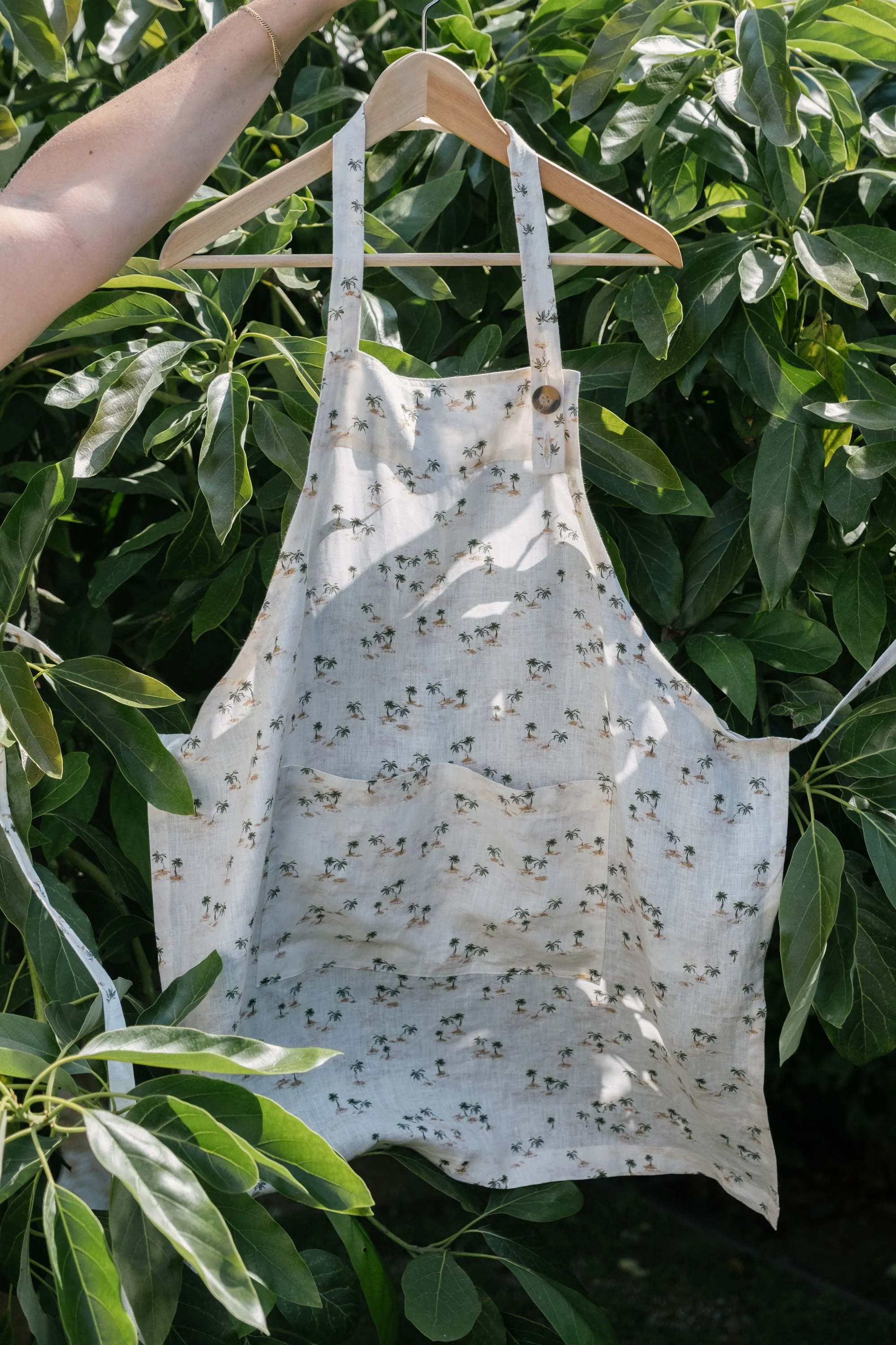 Linen Apron in Island Print